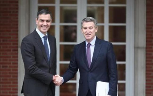 Pedro Sánchez y Alberto Núñez Feijóo, en un encuentro en Moncloa