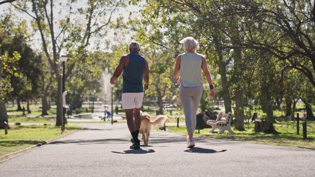 Lo recomendable es combinar actividad moderada e intensa a lo largo de la semana.