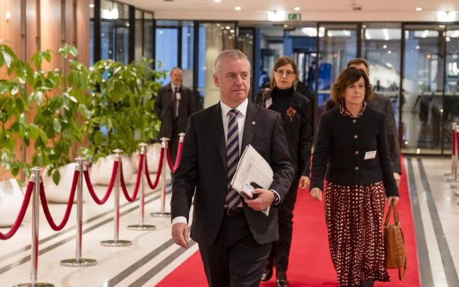El lehendakari, Iñigo Urkullu, con la secretaria de Union Europea y Acción Exterior, Marian Elorza