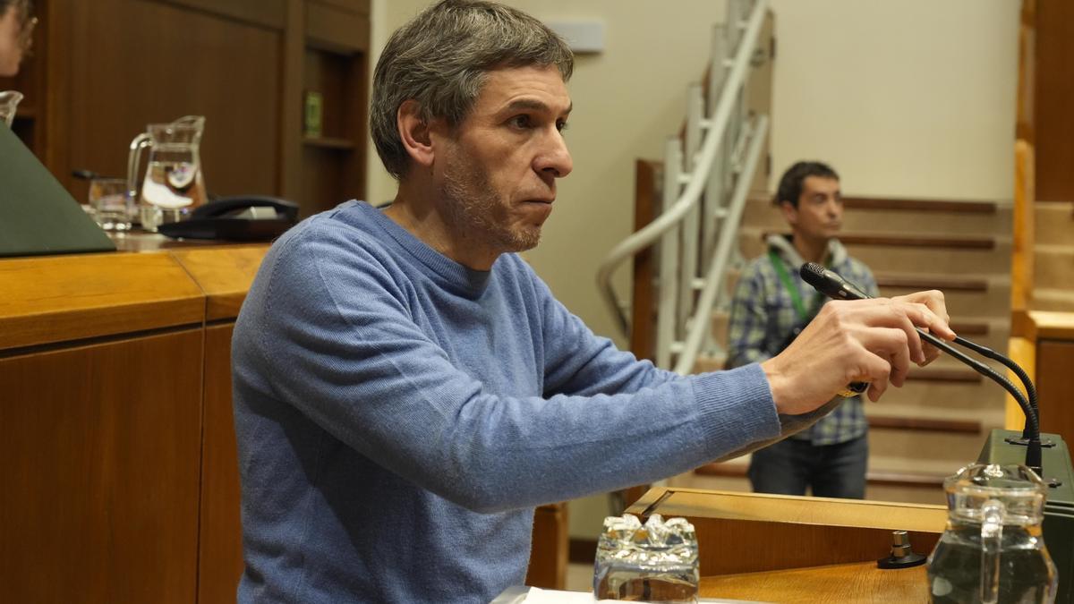 El portavoz del Grupo Mixto Sumar, Jon Hernández.