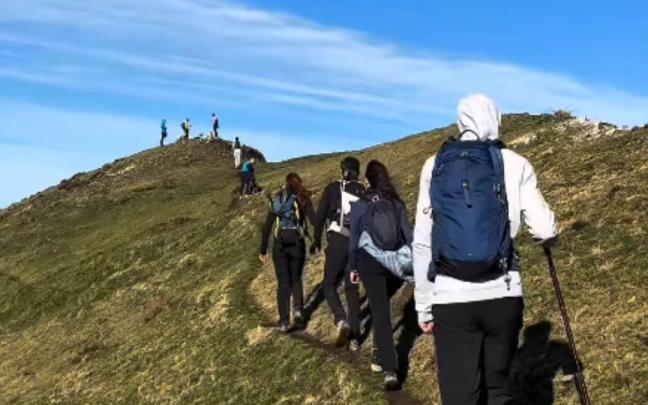 Una de la quedadas de ‘@iker_balma’ con sus seguidores en el monte.
