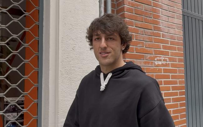 Unai Gómez antes de realizarse las pruebas médicas / Imanol Vilella