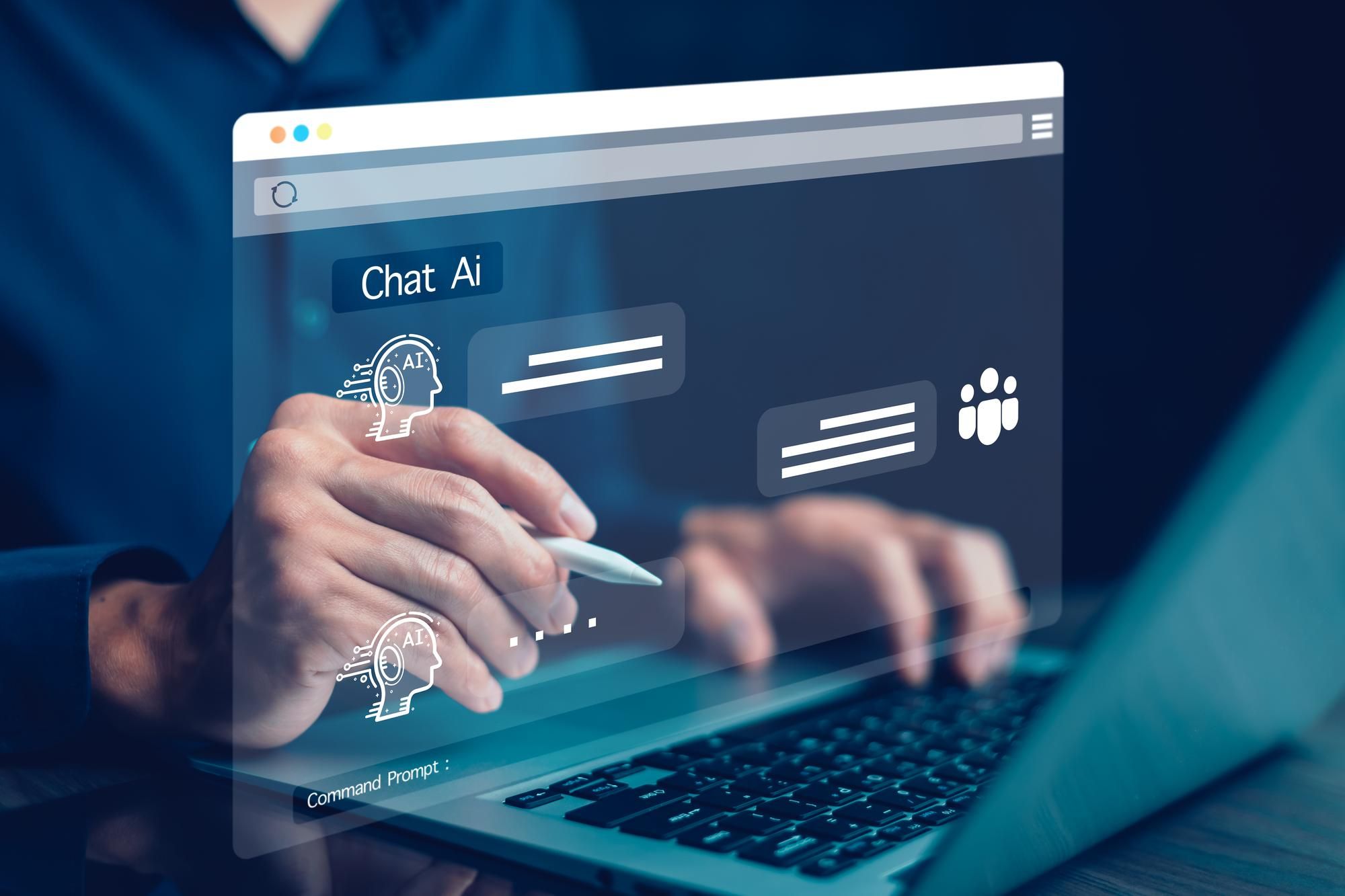 Una persona chatea con una inteligencia artificial en un ordenador portátil.