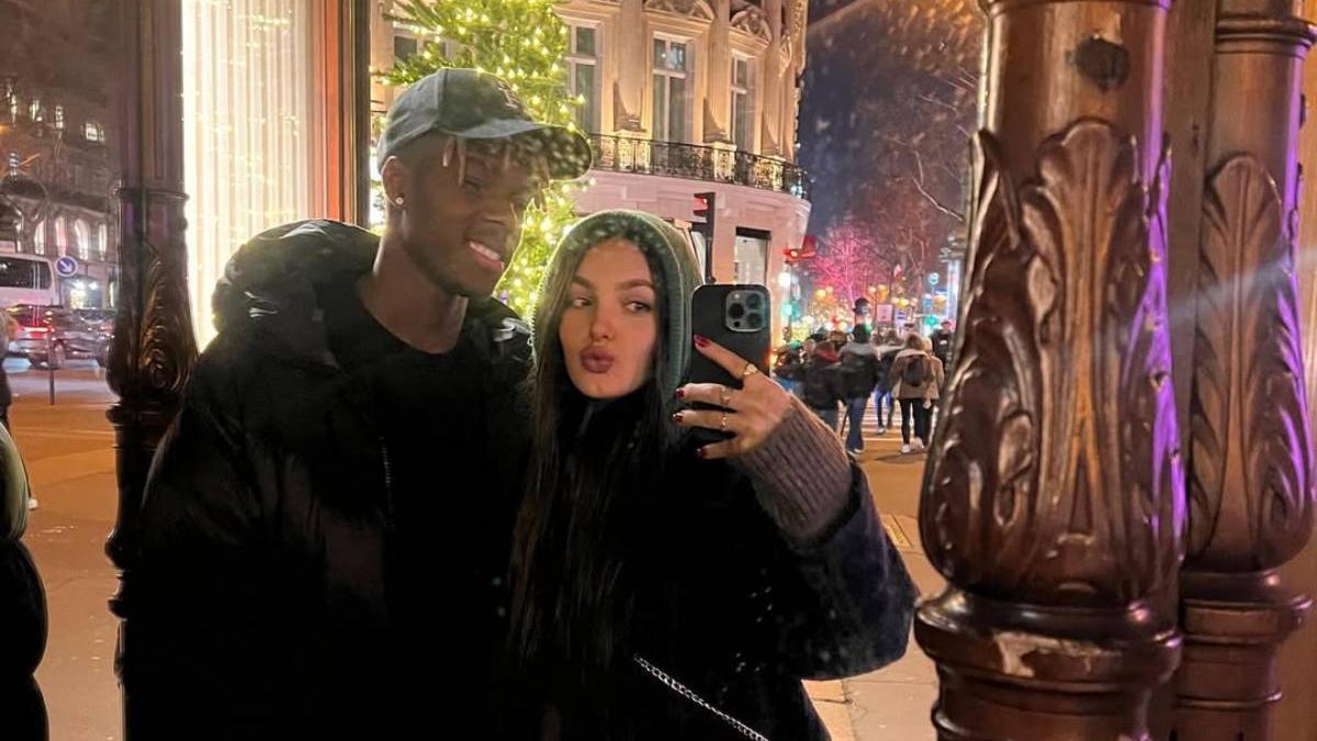 Nico Williams y Ainhize Legarreta en su viaje navideño a París