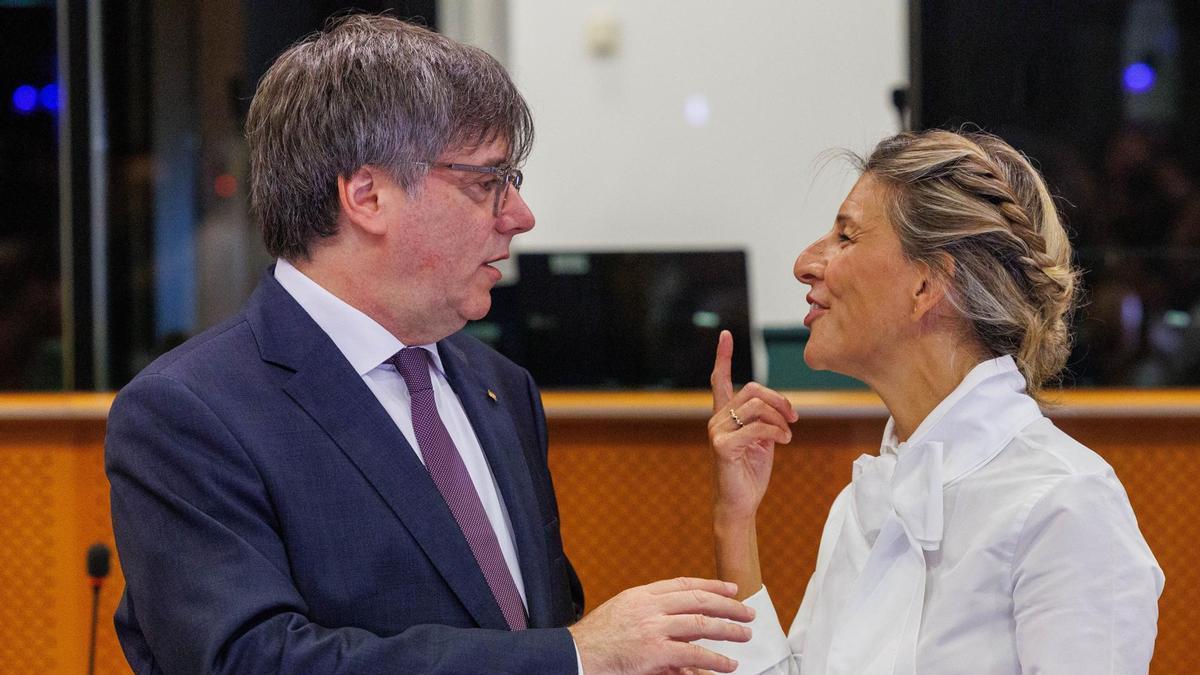 Yolanda Díaz y Carles Puigdemont durante su encuentro en Bruselas