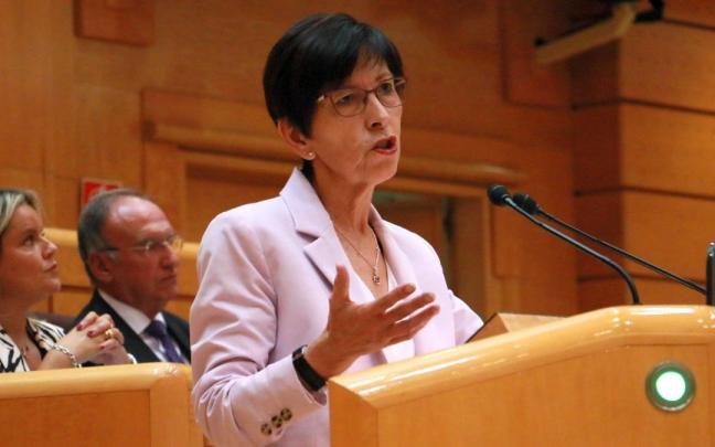 La senadora jeltzale, Estefanía Beltrán de Heredia, ayer durante su intervención en la Cámara Alta. La senadora jeltzale, Estefanía Beltrán de Heredia, ayer durante su intervención en la Cámara Alta.