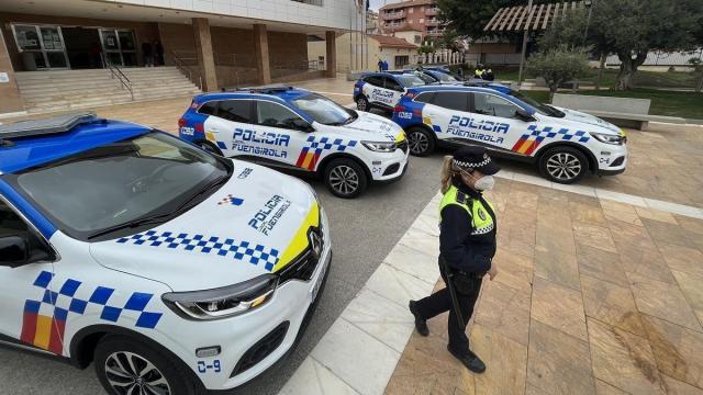 Vehículos de la Policía Local de Fuengirola en una foto de archivo. / EP Vehículos de la Policía Local de Fuengirola en una foto de archivo.