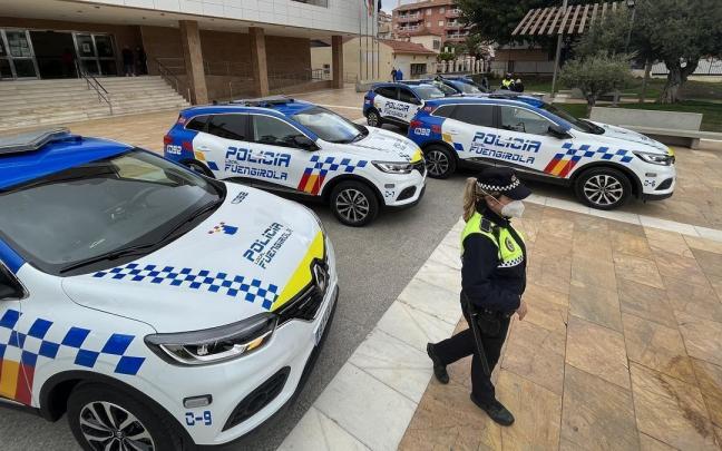 Vehículos de la Policía Local de Fuengirola en una foto de archivo. / EP Vehículos de la Policía Local de Fuengirola en una foto de archivo.