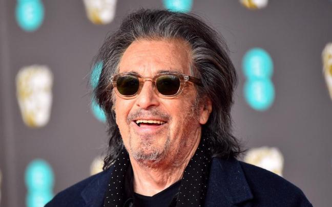 La pareja de Al Pacino, la productora Noor Alfallah, de 29 años está embarazada de ocho meses. La pareja de Al Pacino, la productora Noor Alfallah, de 29 años está embarazada de ocho meses.