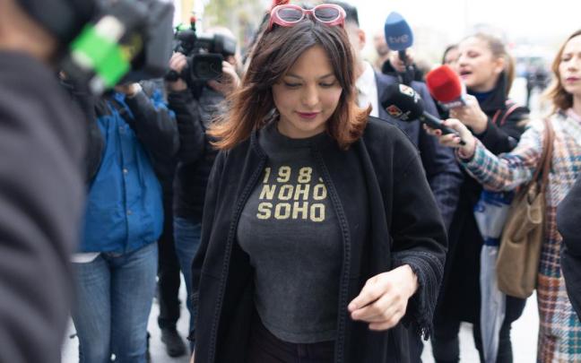 La actriz Elisa Mouliaá llega a los Juzgados de Plaza de Castilla.