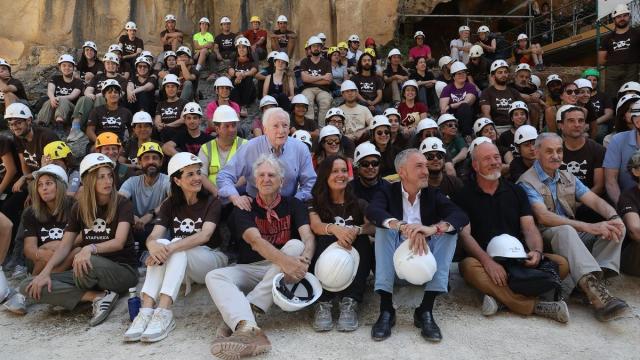 Foto de grupo de la campaña de excavaciones número 49 en Atapuerca (Burgos)