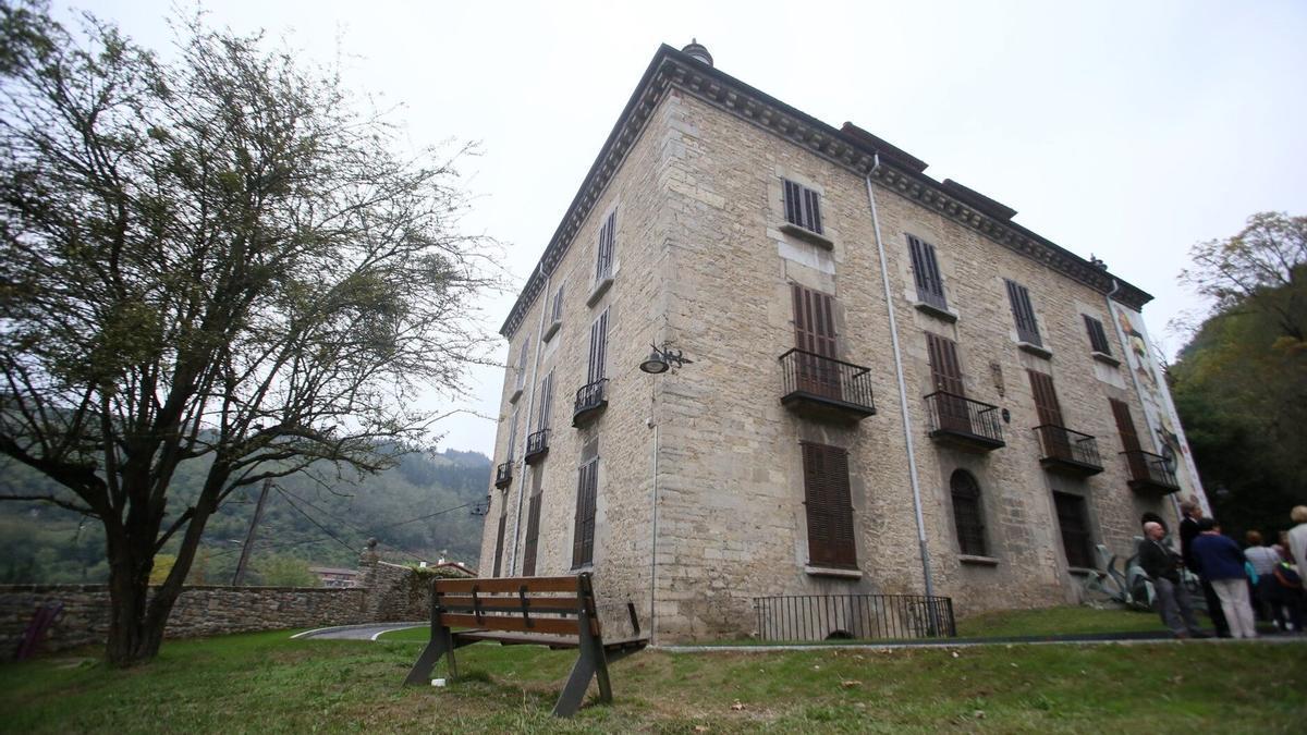 El palacio de Errekalde acoge el museo Laboratorium que tuvo su puesta de largo el 25 de septiembre de 2015.