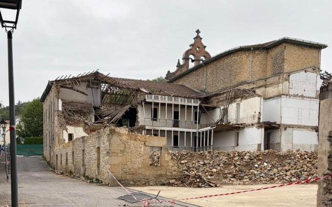 El derribo del convento de las Hermanas de La Caridad de Murgia ha sido paralizado