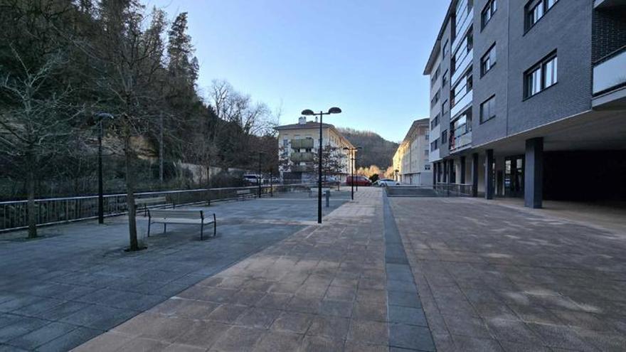 Espacio por donde discurrirá la cuarta fase del bidegorri del eje Ibargarai-Urteaga.