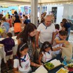 Un grupo de niños participan en un taller gastronómico