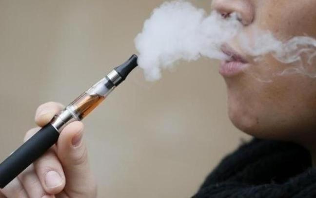 El 44% de los adolescentes de entre 14 y 18 años ha probado los cigarrillos electrónicos.