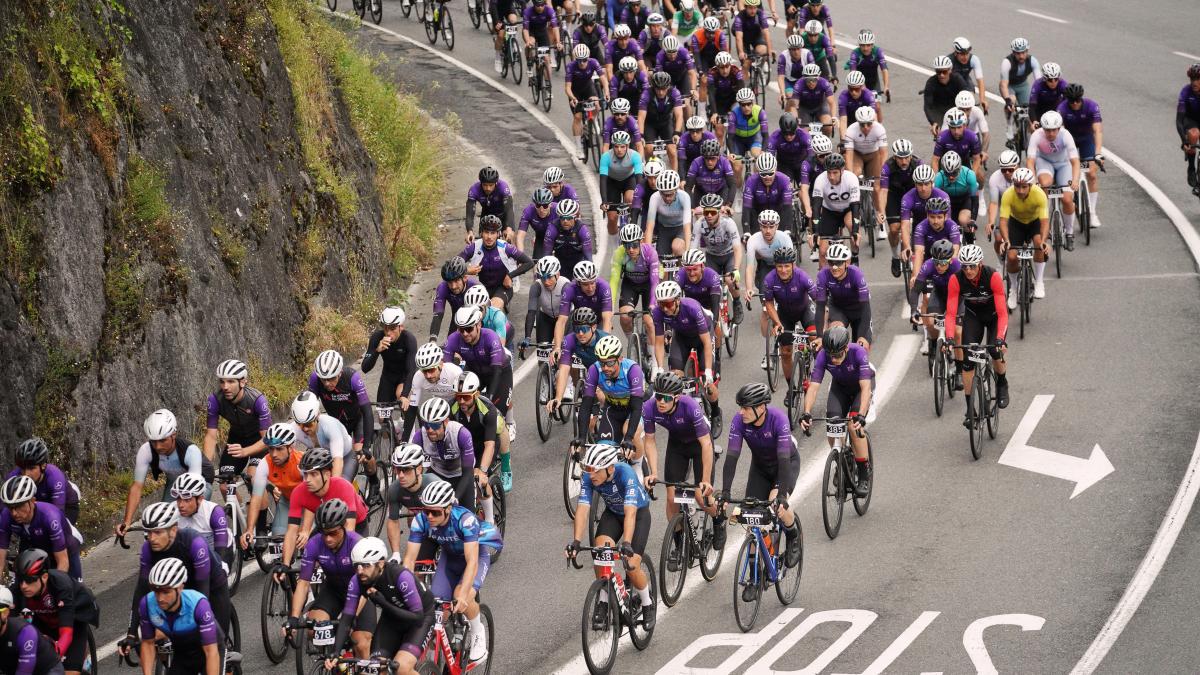Casi mil cicloturistas participaron en la VIII Gran Fondo BIBE Transbizkaia celebrada en junio de 2025. Foto: David Herranz