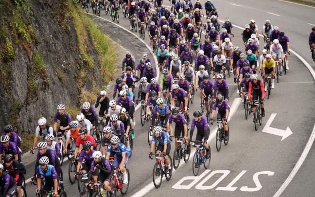 Casi mil cicloturistas participaron en la VIII Gran Fondo BIBE Transbizkaia celebrada en junio de 2025. Foto: David Herranz