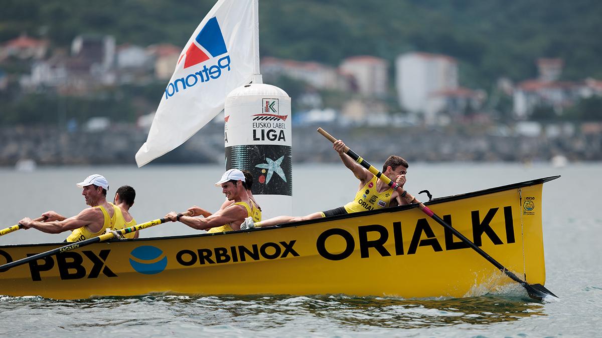 Orio realiza la tercera ciaboga en Zierbena / Aitor Arrizabalaga