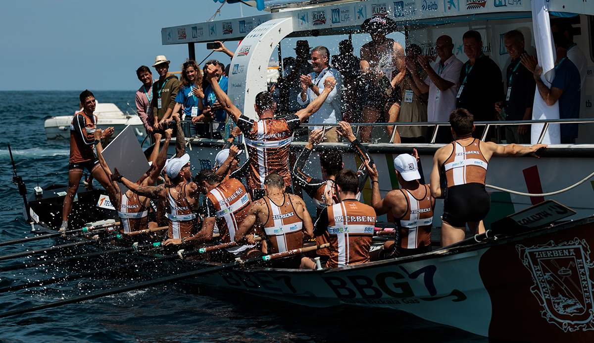 Zierbena recoge la bandera / Aitor Arrizabalaga Liga ACT