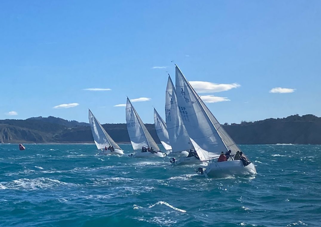 El viento, una vez más, protagonista del V Trofeo Náutica Digital. Foto. RCMA-RSC