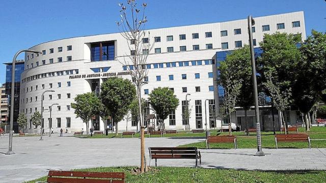 Fachada del Palacio de Justicia de Navarra.