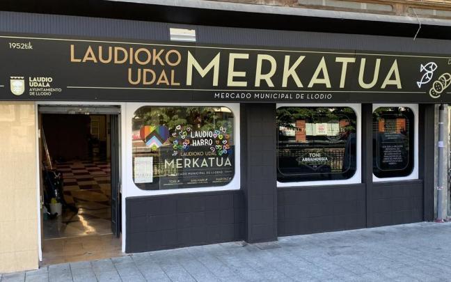 Mercado municipal provisional en Zubiko Kurako en Laudio