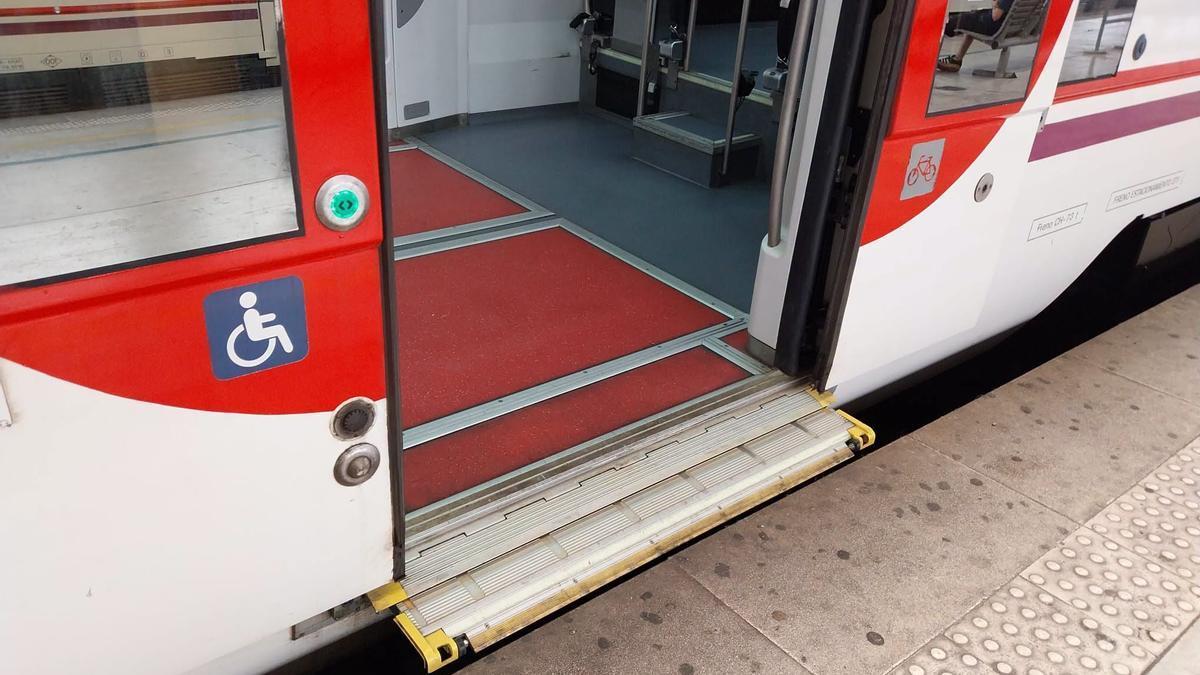 Tren adaptado a movilidad reducida