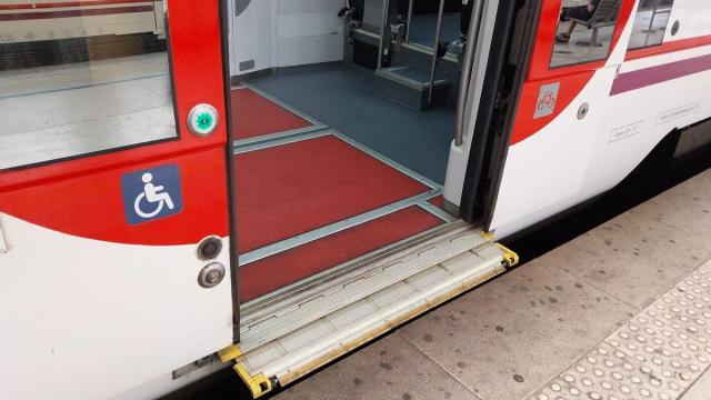 Tren adaptado a movilidad reducida