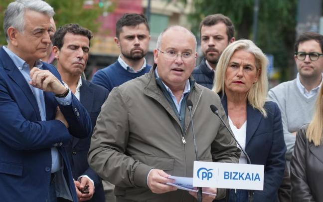El secretario general del PP, Miguel Tellado, durante su comparecencia en Bilbao.