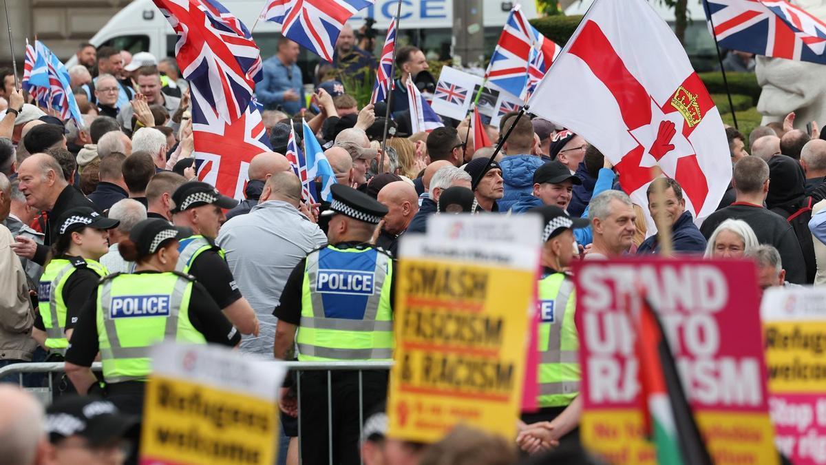 Glasgow ha vivido incidentes a lo largo del día de hoy en George Square entre grupos antirracistas y de extrema derecha