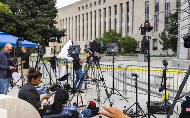 Expectación ante el tribunal de Washington en el que comparecerá Trump. Expectación ante el tribunal de Washington en el que comparecerá Trump.