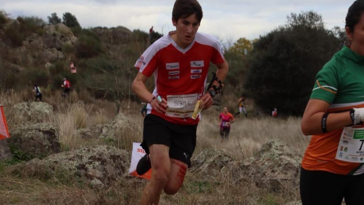 El getariarra Aratz Beobide disputando una prueba de orientación.