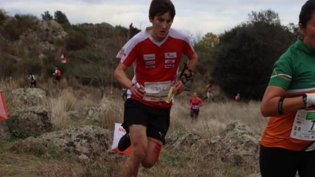 El getariarra Aratz Beobide disputando una prueba de orientación.