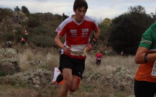 El getariarra Aratz Beobide disputando una prueba de orientación.