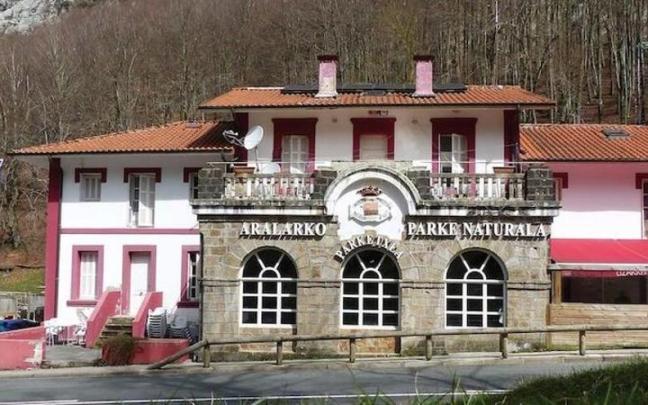 Exteriores del parketxe Lizarrusti.