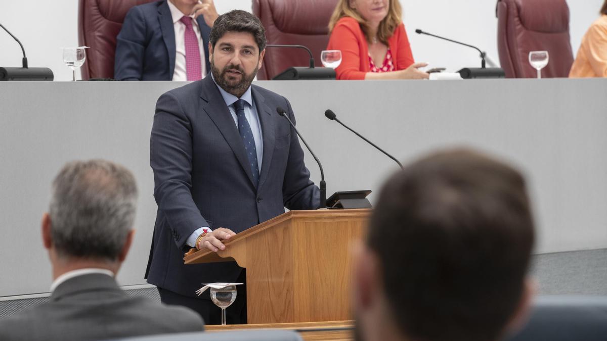 El candidato del PP, Fernando López Miras, durante una de sus intervenciones en el debate de investidura fallido.