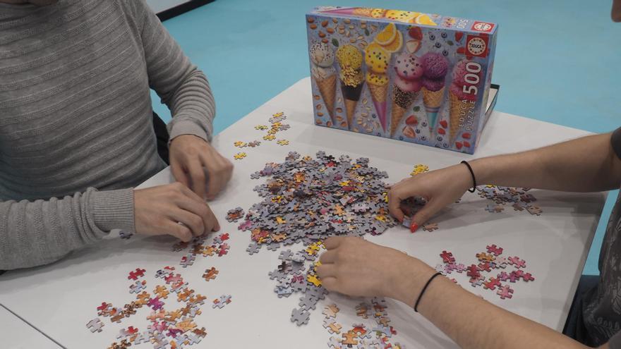 Los concursantes deberán tratarán completar un puzzle de 500 piezas en el menor tiempo posible.