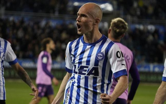 Guridi celebra su tanto frente al Tenerife.