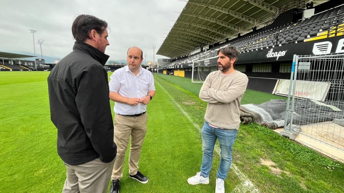 Igor Emery, Gorka Álvarez y Borja Olazabal, esta mañana en el Stadium Gal.