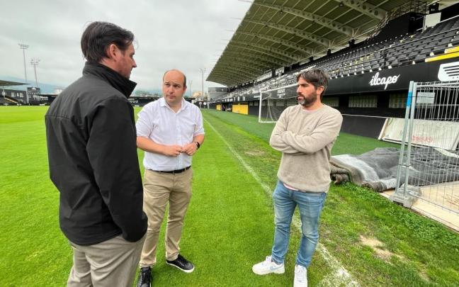 Igor Emery, Gorka Álvarez y Borja Olazabal, esta mañana en el Stadium Gal.