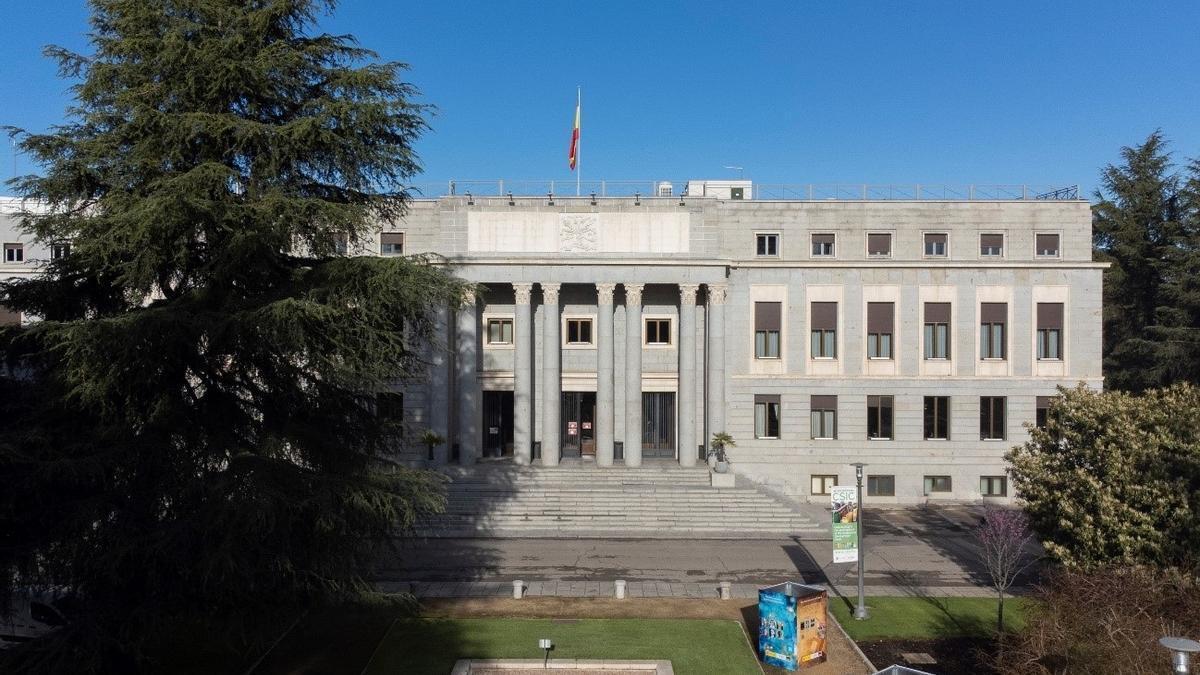 Fachada de la sede central del CSIC en Madrid.