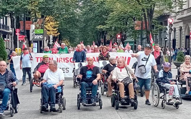 Manifestación de 2024 en Bilbao solicitando la accesibilidad universal en la línea C3