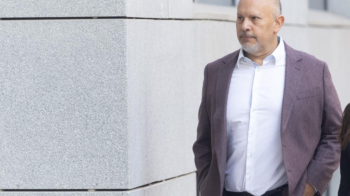 El exviceministro venezolano Nervis Villalobos a su llegada a la Audiencia Nacional, a 30 de octubre de 2026, en Madrid