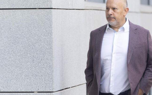 El exviceministro venezolano Nervis Villalobos a su llegada a la Audiencia Nacional, a 30 de octubre de 2026, en Madrid