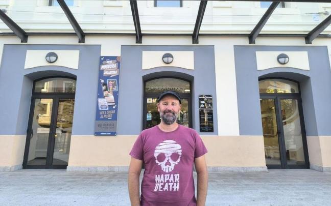 Ander Arrese a las puertas del Museo Oiasso