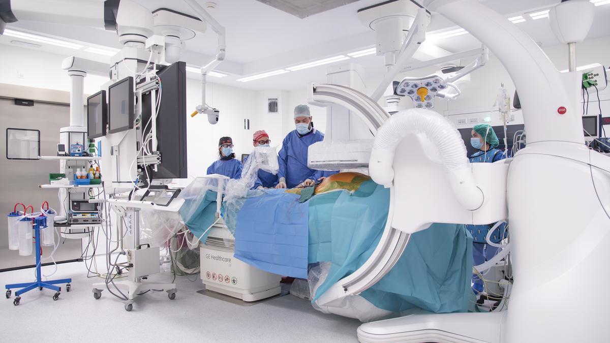 Complejo procedimiento de reparación de aorta en el HUN.