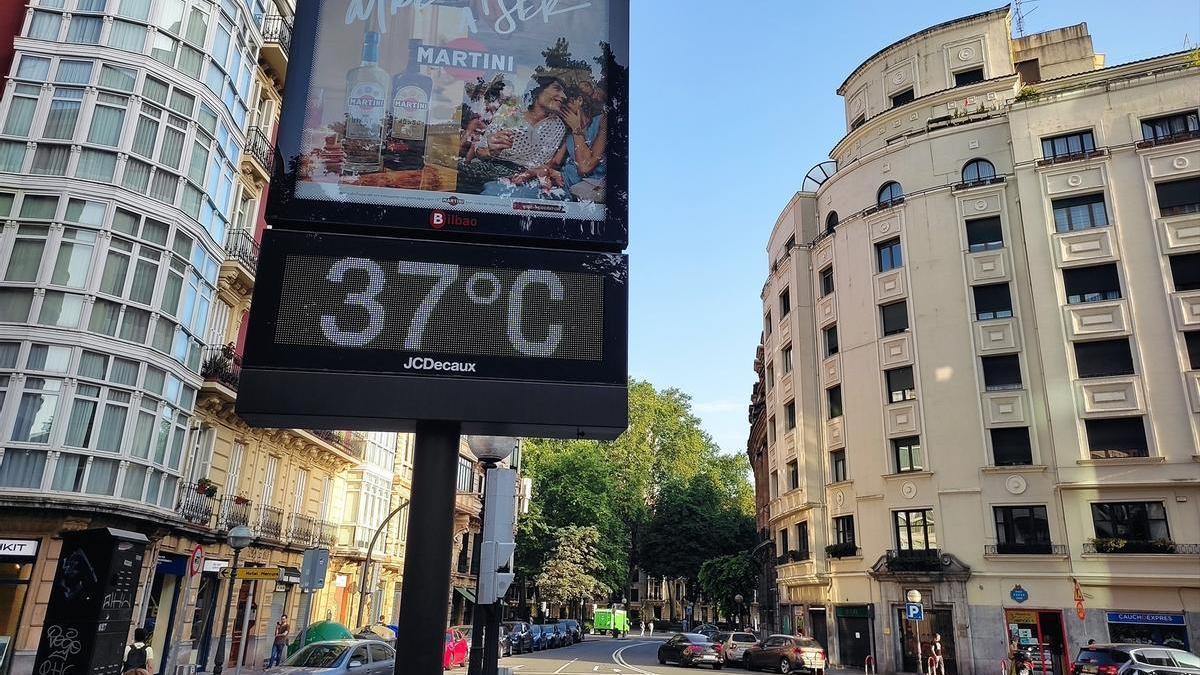 Termómetro Bilbao marcando 37 grados