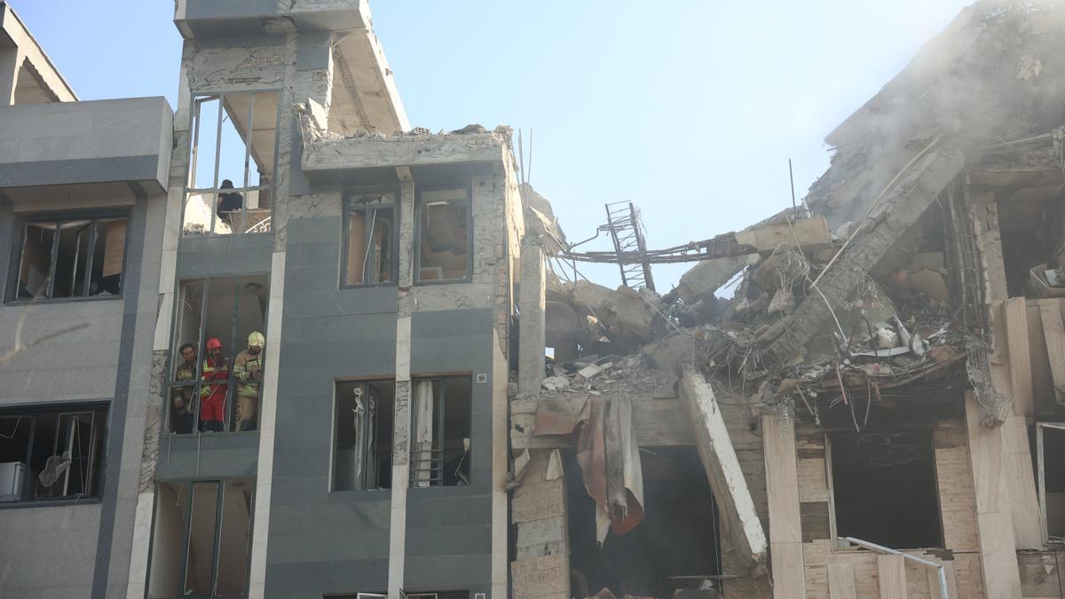 Israel bombardea instalaciones nucleares y militares en Irán