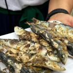 Los de Santurtzi siempre traen sardinas en su visita a Amurrio